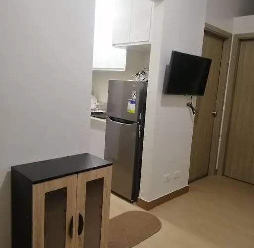 Apartamento 2br Fully Furnished Unit At Fairview Qc *